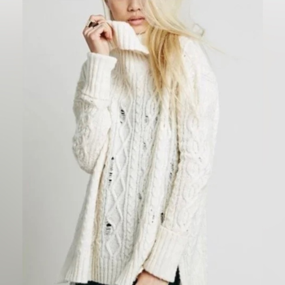 Free People Distressed Complex Cable Turtleneck Size XS